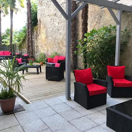 Beau Rez De Jardin Apartment